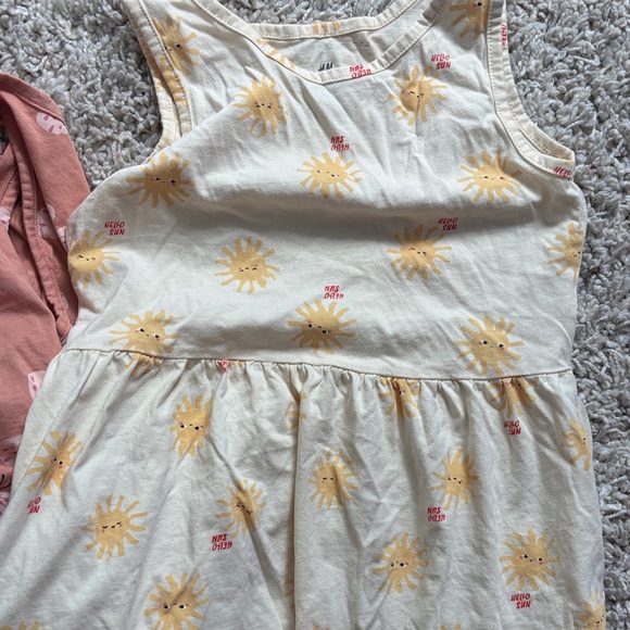 H&M | Girls Sleeveless Summer Dresses 🌼 - Picture 4 of 7